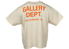 Lade das Bild in den Galerie-Viewer, Gallery Dept. Souvenir T-Shirt
Cream/Orange
