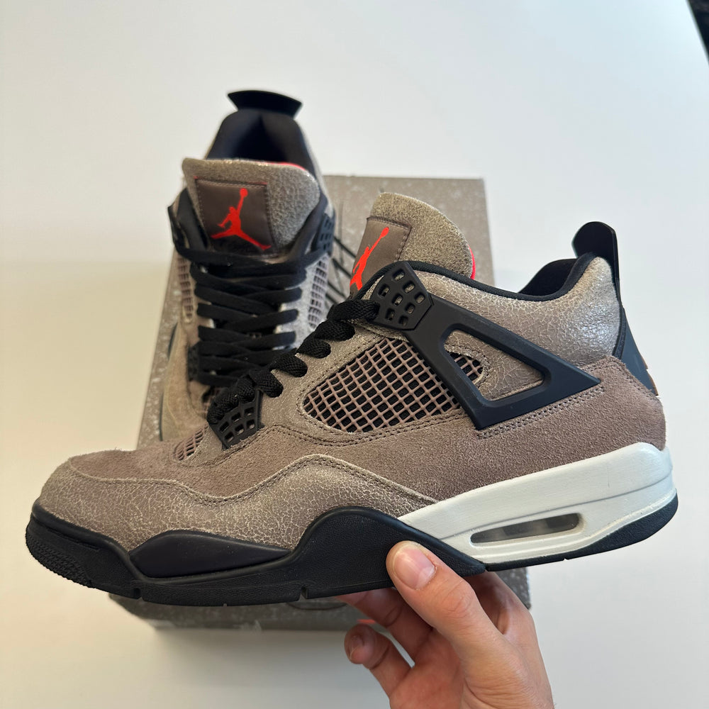 Air Jordan 4 Taube Haze