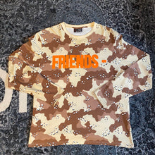 Lade das Bild in den Galerie-Viewer, Vlone Desert Camo Sweatshirt
