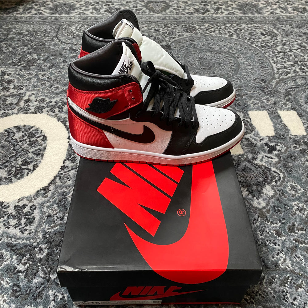 Air Jordan 1 Retro High Satin Black Toe (W) (2019)