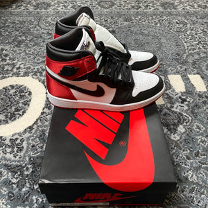 Air Jordan 1 Retro High Satin Black Toe (W) (2019)