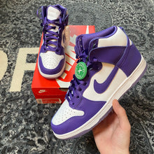 Lade das Bild in den Galerie-Viewer, Nike Dunk High SP Varsity Purple (W)
