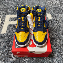 Load image into Gallery viewer, Nike Dunk High Michigan
