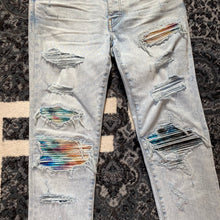 Load image into Gallery viewer, Amiri MX1 Jeans
