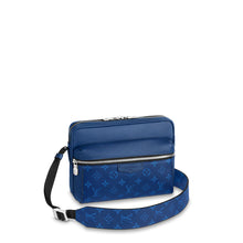 Load image into Gallery viewer, Louis Vuitton Outdoor Messenger Bag
