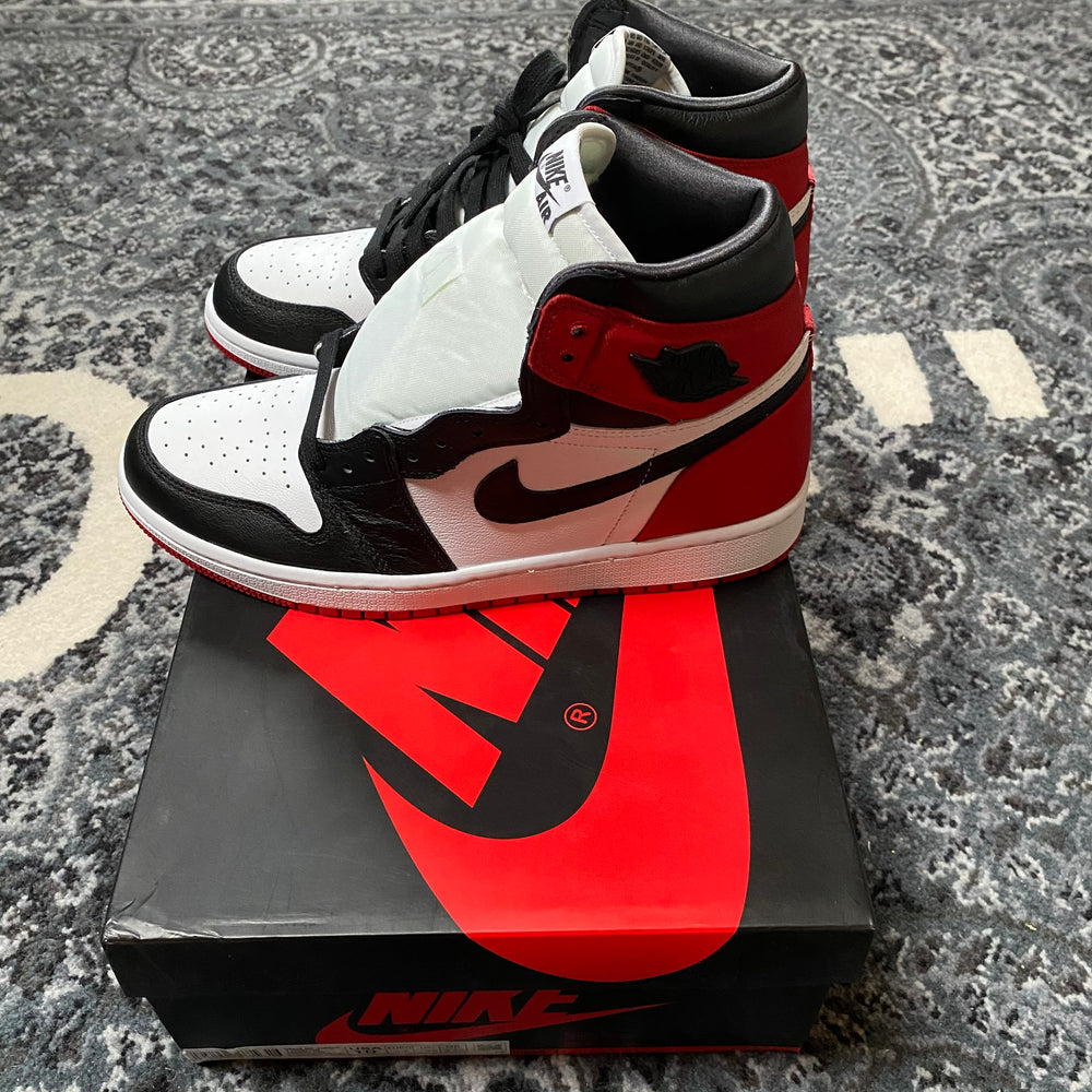 Air Jordan 1 Retro High Satin Black Toe (W) (2019)