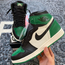 Lade das Bild in den Galerie-Viewer, Air Jordan 1 Retro High Pine Green (2018)
