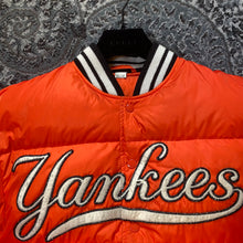 Lade das Bild in den Galerie-Viewer, Gucci NY Yankees Jacket
