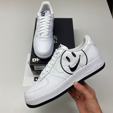 Lade das Bild in den Galerie-Viewer, Nike Air Force 1 Low Have A Nike Day
