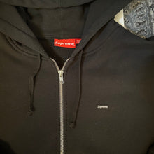Lade das Bild in den Galerie-Viewer, Supreme Small Box Logo Zip Up Hooded Sweatshirt Black SS21
