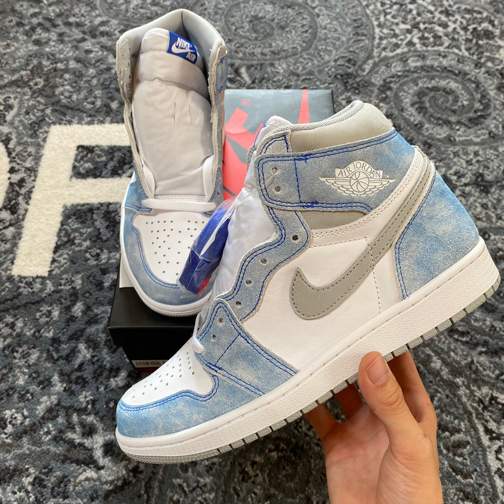 Air Jordan 1 Retro High OG Hyper Royal (2021)