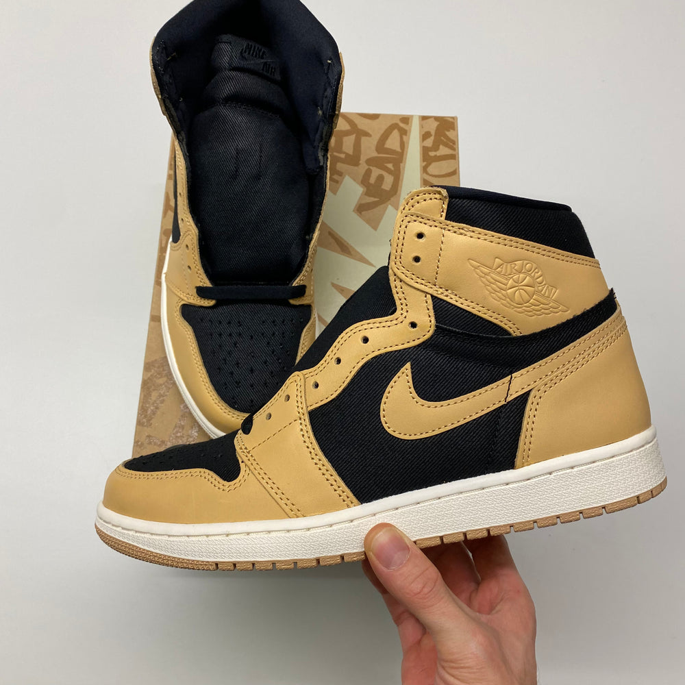 Air Jordan 1 Retro High OG Heirloom